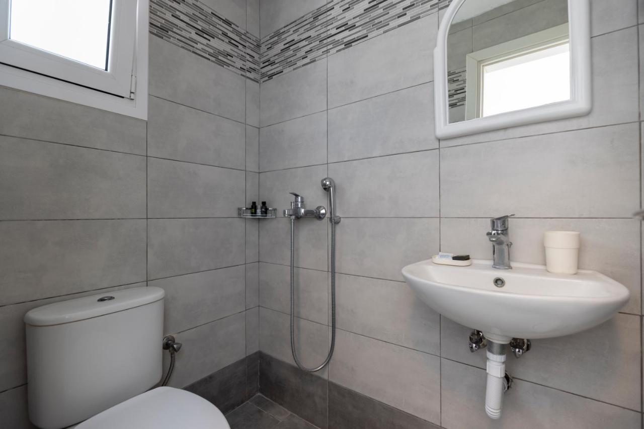 Villa Ostrich Тира Экстерьер фото